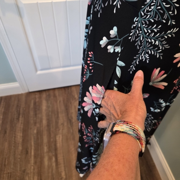 LuLaRoe Nichole Dress 2XL Black Floral Sleeveless Swing Dress Pockets - Picture 5 of 10